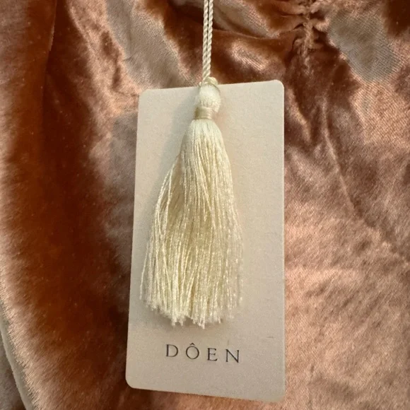 Doen Calsi Rose Blush Velvet Dress, NWT, Size XXS - Picture 5 of 8